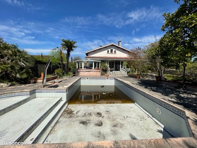 6 bedrooms Villa in Tournefeuille, France No. 338977