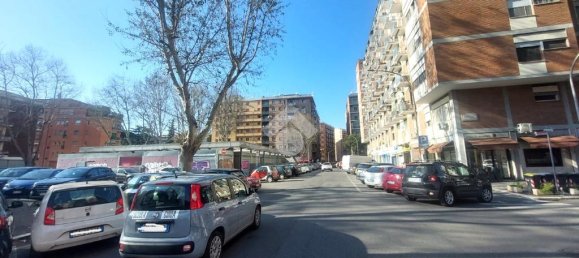 1-Zimmer Gewerbliche Immobilie in Rome, Italy, Nr. 9343 2