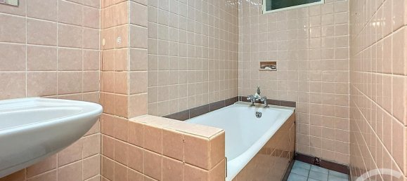 350m² Building in Aube, France No. 56472 8