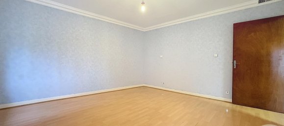 350m² Building in Aube, France No. 56472 7