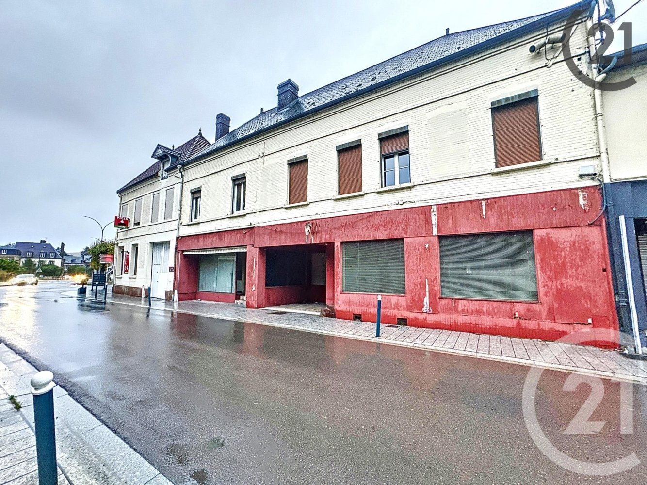 350m² Building in Aube, France No. 56472