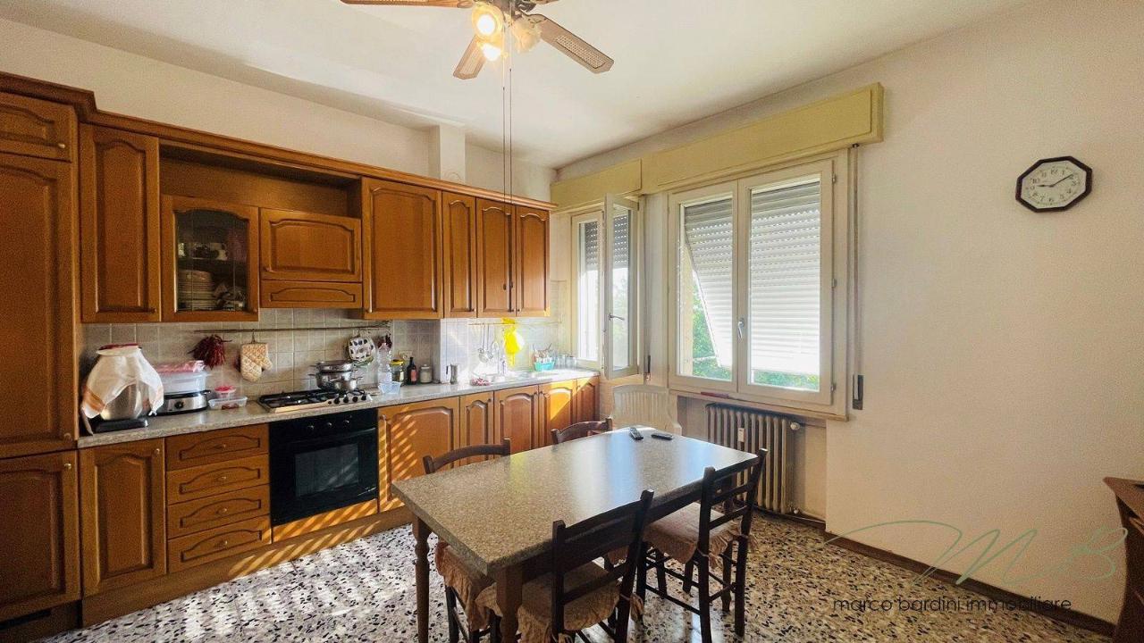 Квартира с 3 комнатами в Форново ди Таро, Италия № 66423