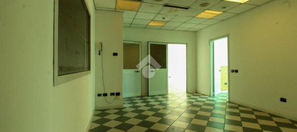 Oficina en Lallio, Italy 320 m² No. 273853 14