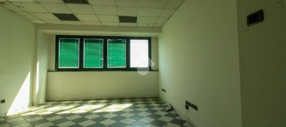 Oficina en Lallio, Italy 320 m² No. 273853 21