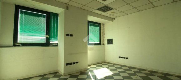 Oficina en Lallio, Italy 320 m² No. 273853 13