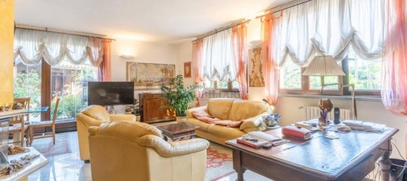 3 rooms Apartment in Milan, Italy No. 245767 3
