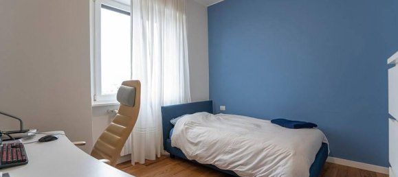 Studio in Milan, Italy No. 245675 3