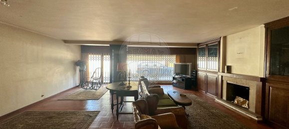 4 bedrooms House in Porto, Portugal No. 220008 7