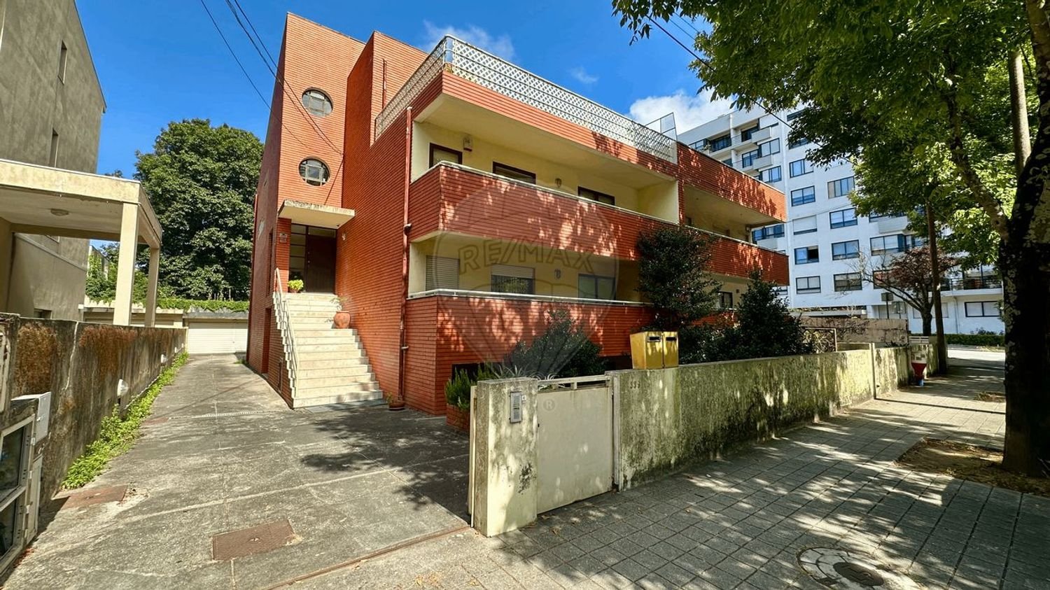 4 bedrooms House in Porto, Portugal No. 220008