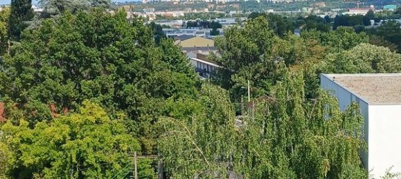 Квартира с 4 комнатами в Сен-Жени-Лаваль, Франция № 289594 2