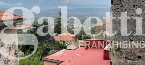 Casa de 5 habitaciónes en Santi Cosma e Damiano, Italy No. 47777 4