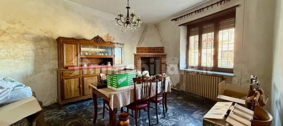 4 bedrooms House in Carmagnola, Italy No. 211348 9