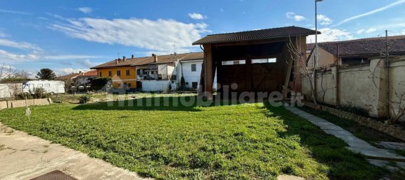 4 bedrooms House in Carmagnola, Italy No. 211348 2