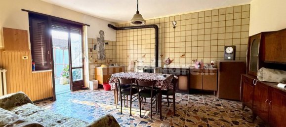 4 bedrooms House in Carmagnola, Italy No. 211348 8