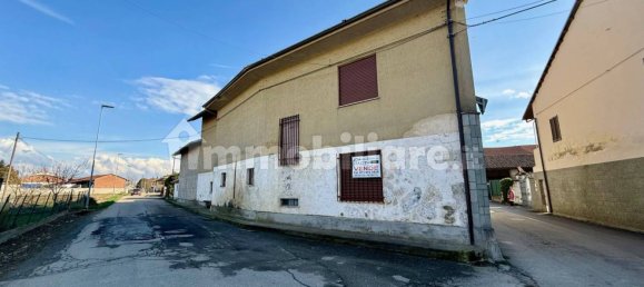 4 bedrooms House in Carmagnola, Italy No. 211348 30