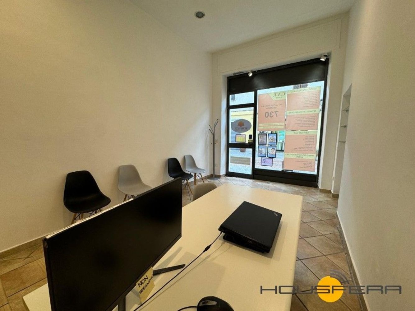 35m² Office in Cornaredo, Italy No. 183828
