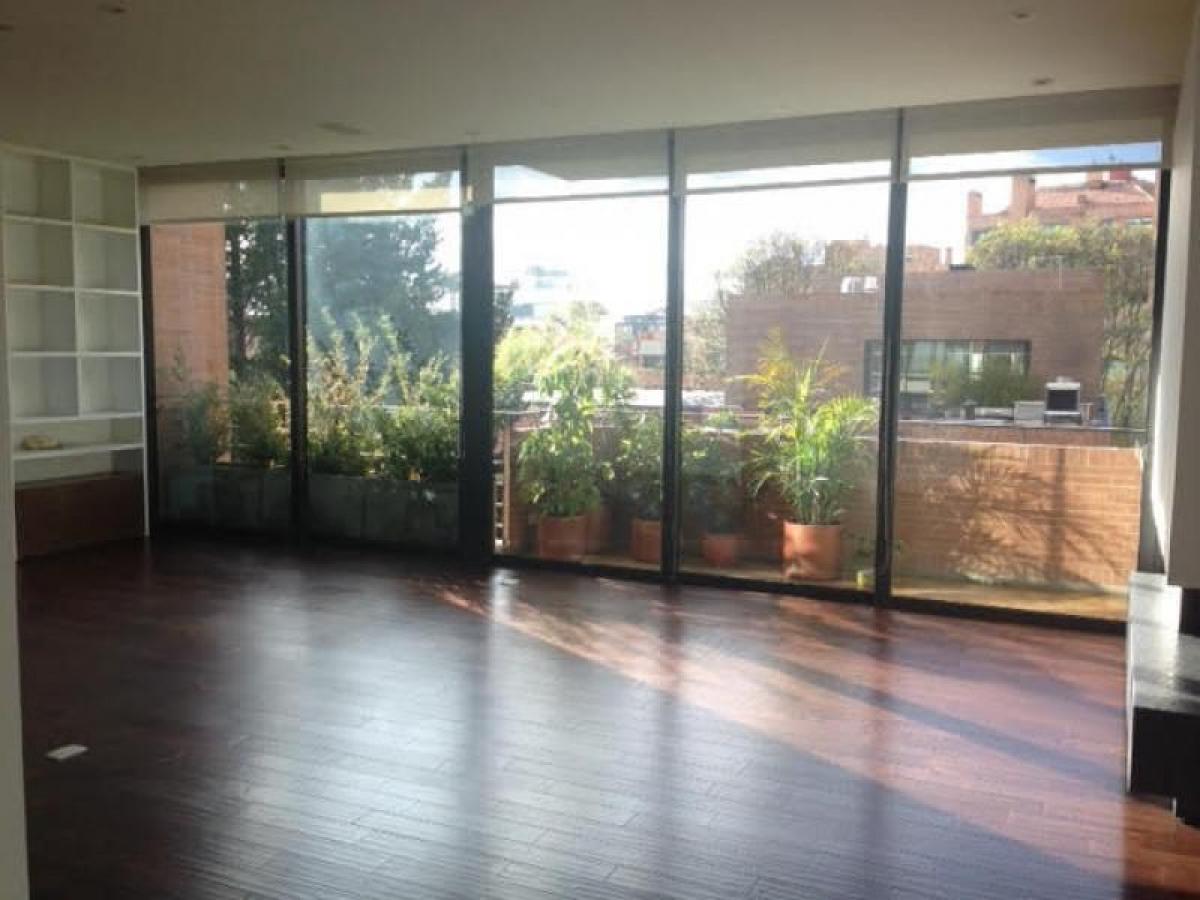 2 bedrooms House in Bogota, Colombia No. 14389