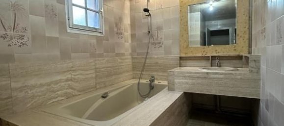 4 bedrooms House in Bievres, France No. 44439 10