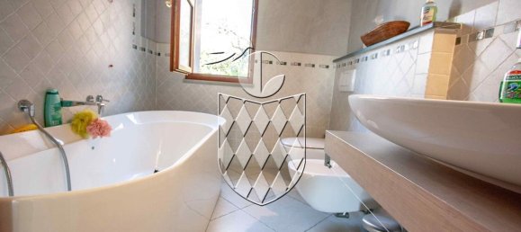 6غرفة منزل في Castelnuovo Magra, Italy رقم 99153 34