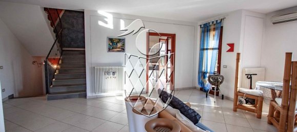 6غرفة منزل في Castelnuovo Magra, Italy رقم 99153 42