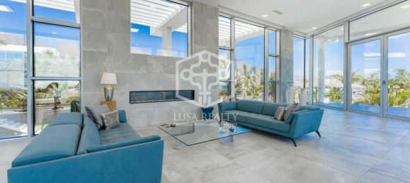 6 bedrooms Villa in Adeje, Spain No. 13172 17