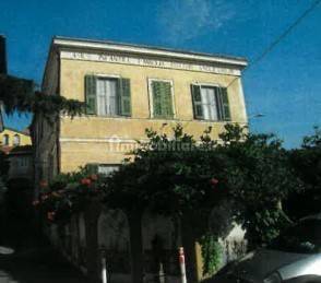 5 rooms Commercial property in Imperia, Italy No. 160021