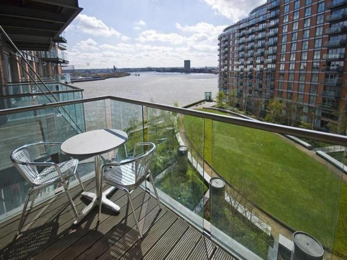 2 bedrooms House in Mumbai, India No. 6470