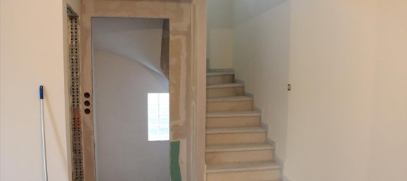 4 bedrooms Property in Kalyvia Thorikou, Greece No. 7518 6