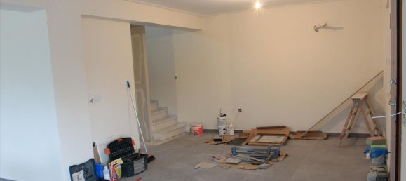 4 bedrooms Property in Kalyvia Thorikou, Greece No. 7518 5