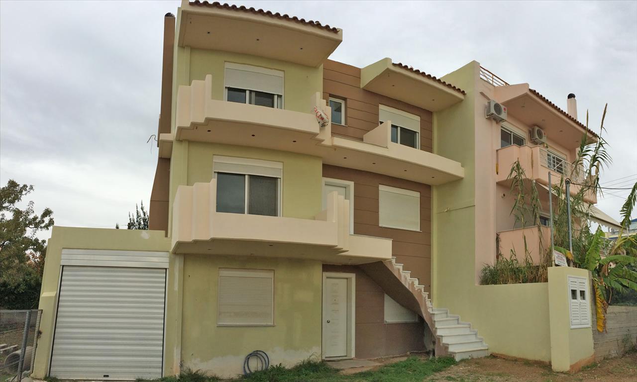 4 bedrooms Property in Kalyvia Thorikou, Greece No. 7518