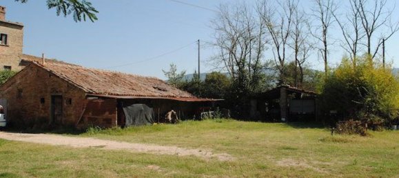 Дом с 6 комнатами в Кортона, Италия № 166802 3