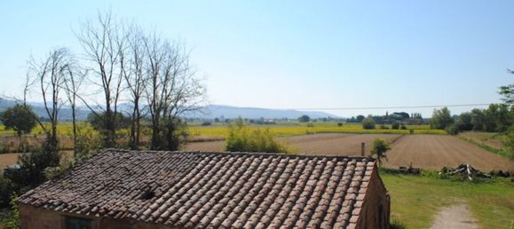 Дом с 6 комнатами в Кортона, Италия № 166802 2