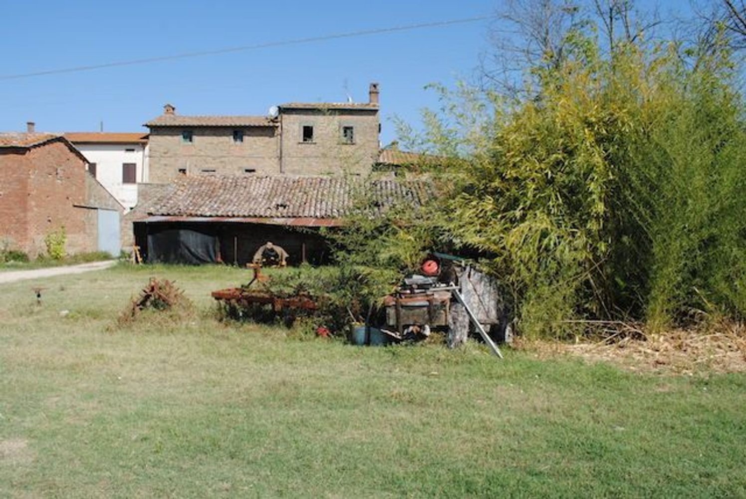 Дом с 6 комнатами в Кортона, Италия № 166802