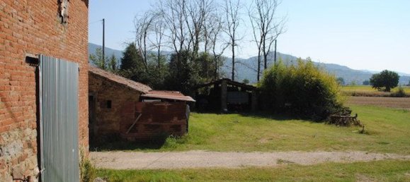 Дом с 6 комнатами в Кортона, Италия № 166802 4