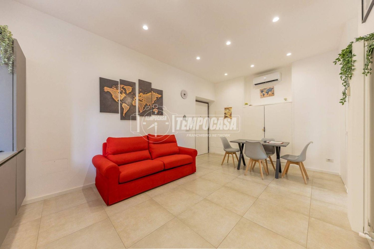 2 bedrooms Apartment in Rome, Italy No. 350518