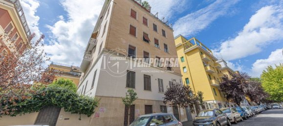2 bedrooms Apartment in Rome, Italy No. 350518 21