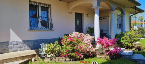 3 bedrooms Villa in Olgiate Olona, Italy No. 320028 2