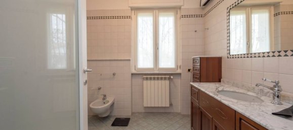 3 bedrooms Villa in Olgiate Olona, Italy No. 320028 25