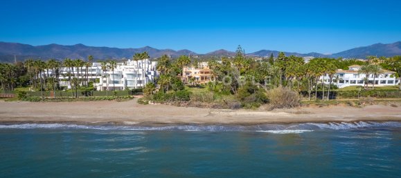 8 bedrooms Villa in Estepona, Spain No. 24198 7