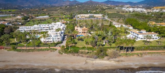 8 bedrooms Villa in Estepona, Spain No. 24198 9