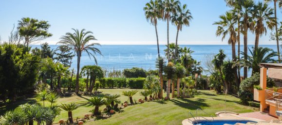 8 bedrooms Villa in Estepona, Spain No. 24198 23