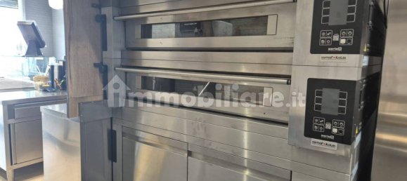 2 rooms Commercial property in Pescara, Italy No. 343067 7