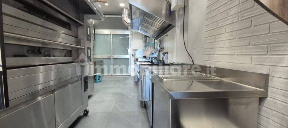 2 rooms Commercial property in Pescara, Italy No. 343067 12