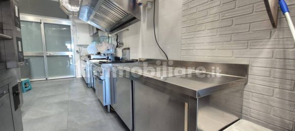 2 rooms Commercial property in Pescara, Italy No. 343067 10