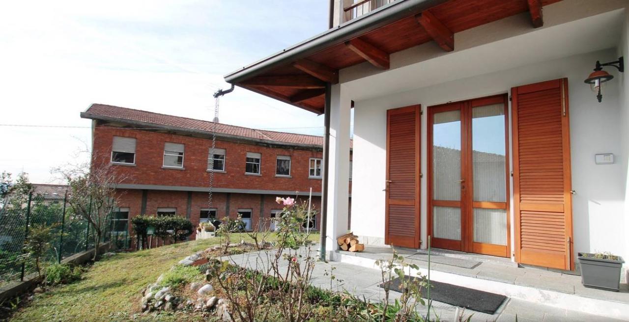 6-salle Villa à Pusiano, Italy No. 167773