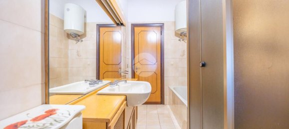 3 rooms Apartment in Rome, Italy No. 44875 23