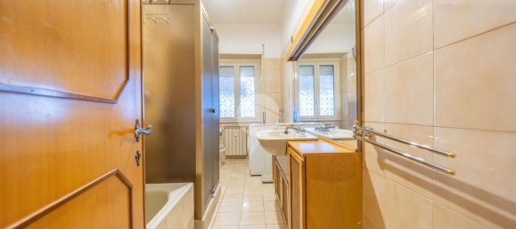 3 rooms Apartment in Rome, Italy No. 44875 21