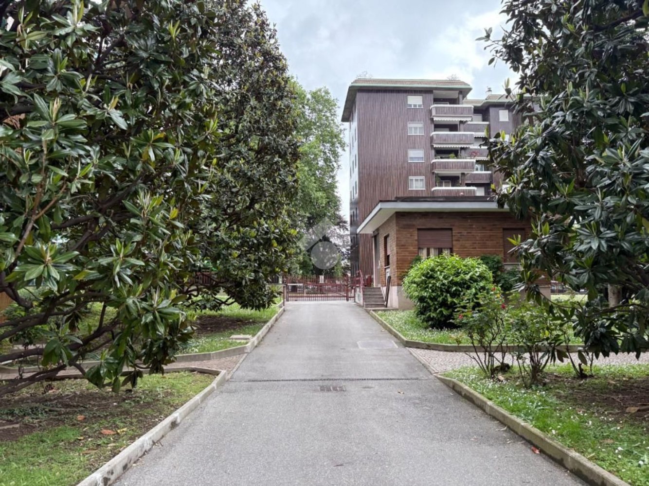 4 bedrooms Apartment in Milan, Italy No. 389812