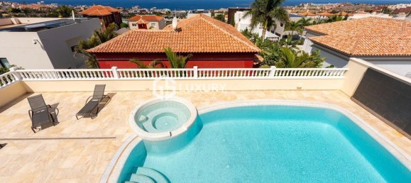 3 bedrooms Villa in Adeje, Spain No. 146200 5