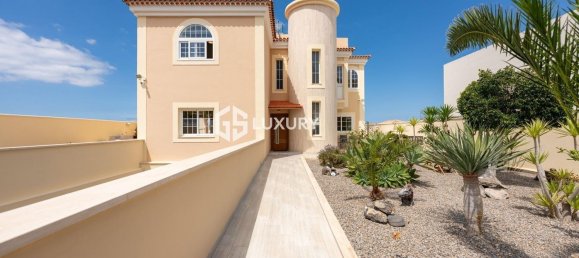 3 bedrooms Villa in Adeje, Spain No. 146200 18